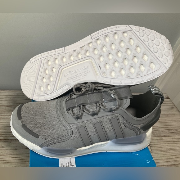 Adidas Women’s NMD shoes, NWT - Picture 6 of 6